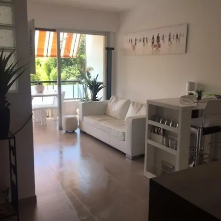Petit 2pavec Terrasse Et Parking Prive 1 Menton